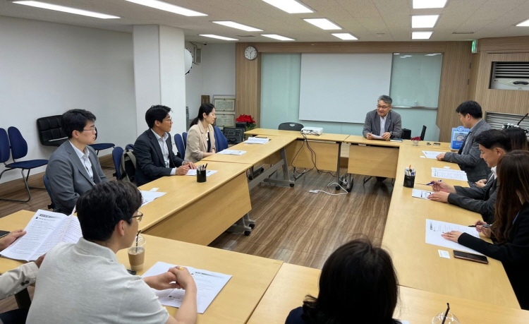 국회사무처 신임사무관, 한국마약퇴치운동본부 방문